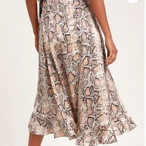 Lulu’s wraps skirt snake print